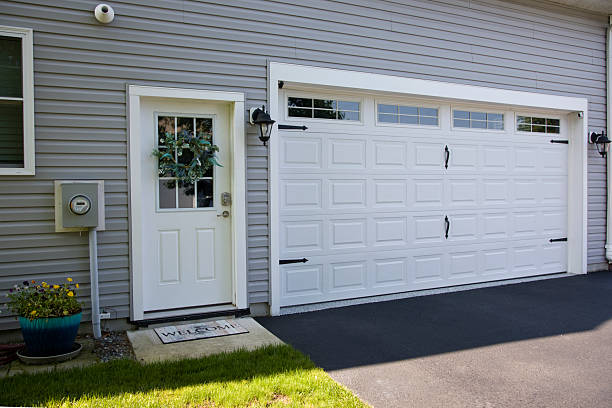 24/7 Emergency Garage Door Panel Replacement experts in Iowa, LA